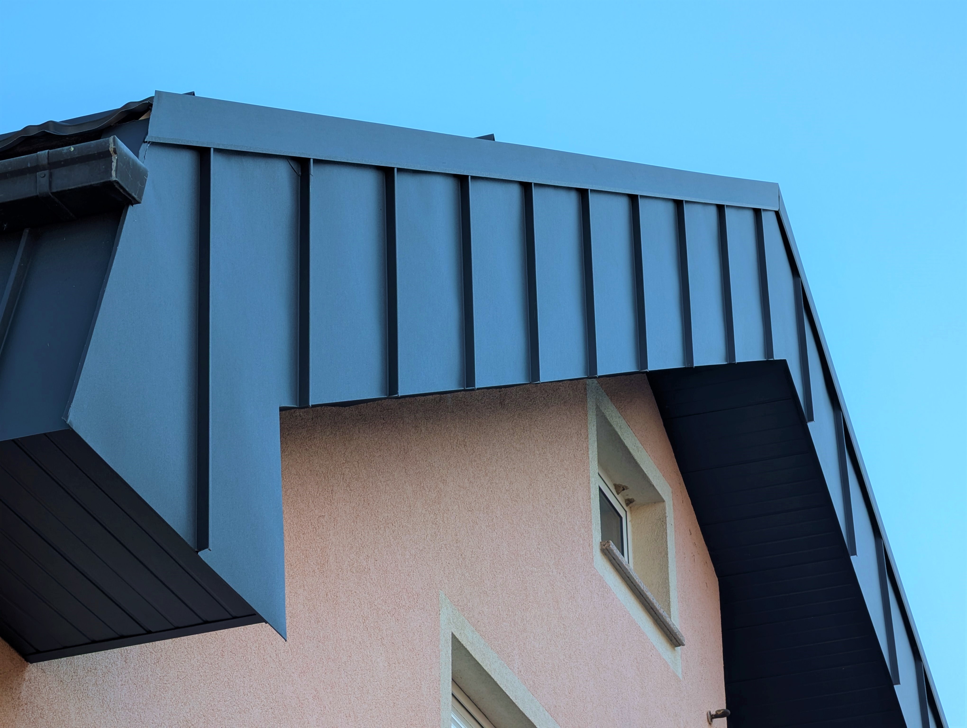 PXL 20241007 145704969.RAW 01.MP.COVER